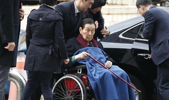 一回乐天企业创始人辛格浩坐不住了z6尊龙·中国网站从大国到本国这(图8)