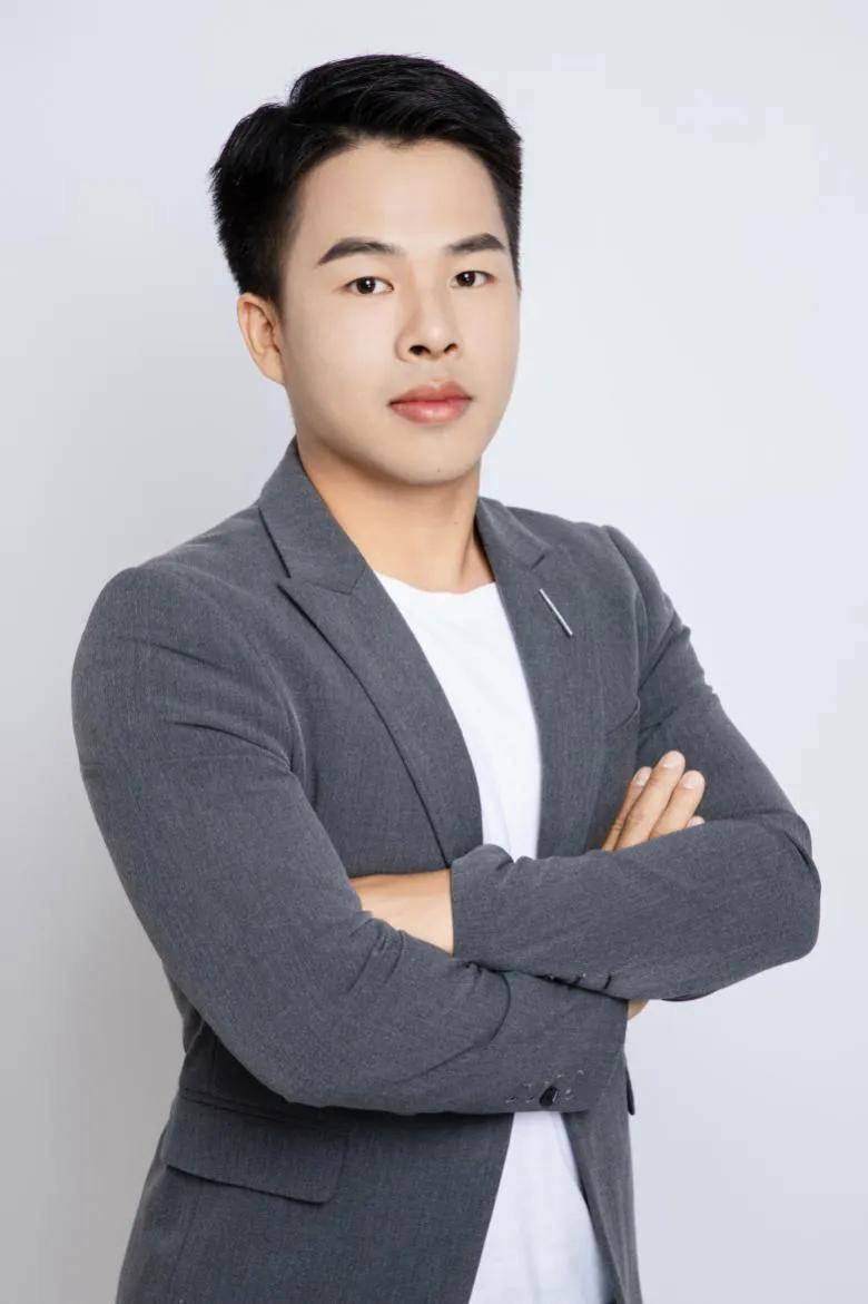报价6k的海报设计也让客户非选不可！凯时尊龙最新网站优质设计案例加持单张(图5)