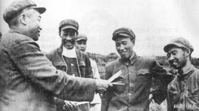 ：去掉副字一年后梁兴初果然不负众望尊龙人生就是博梁兴初不想当副司令(图4)